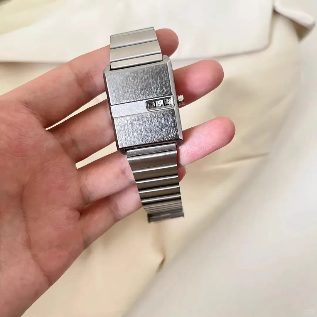 ساعات الزوجين الراقية الساعات النسائية حالة مربعة الكوارتز صديقة للبيئة أزياء بسيطة الرجعية تصميم ضوء العلامة التجارية الفاخرة بالجملة