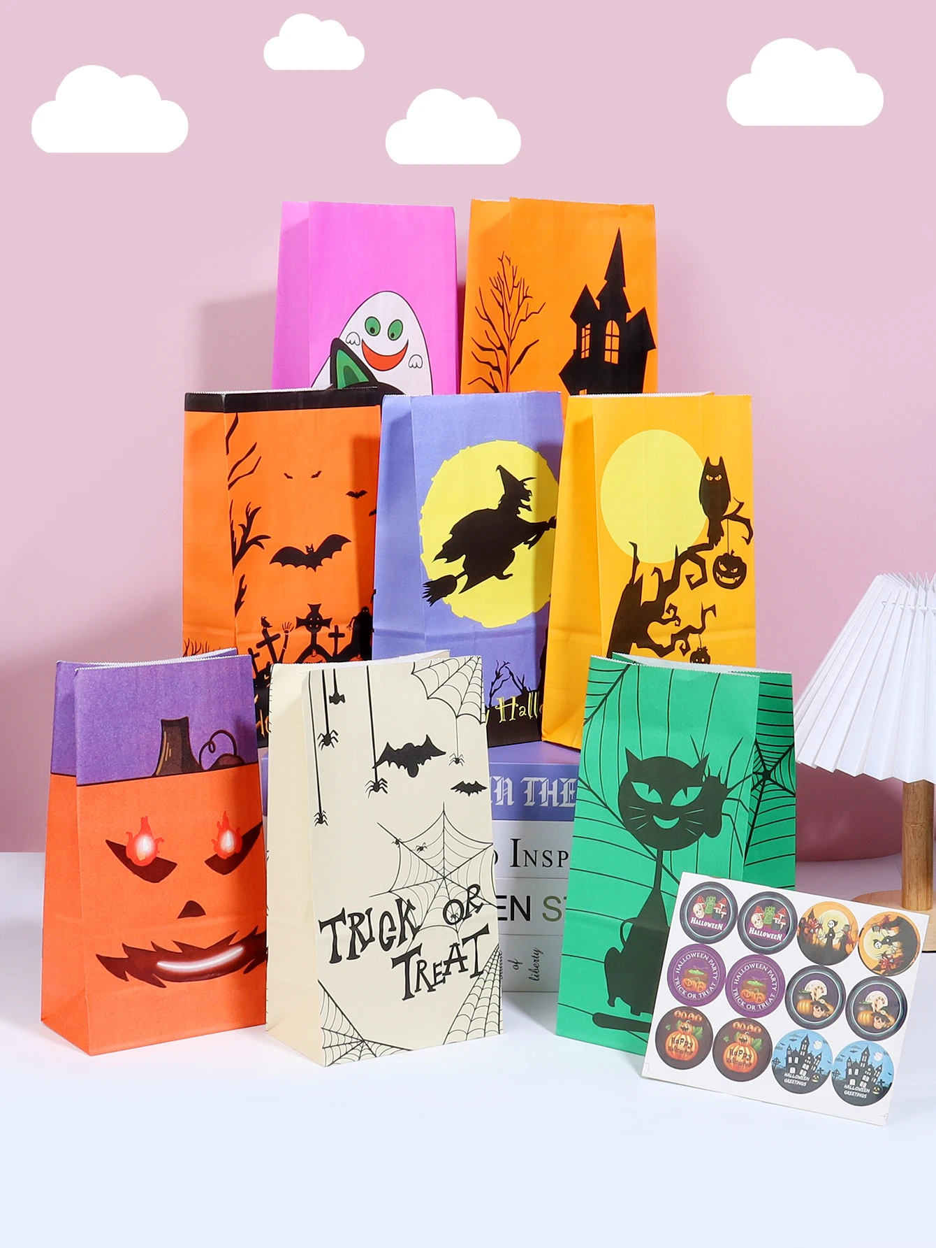 

12pcs/lot Halloween Theme Kraft Paper Bag Candy Bags Cookie Bread Bag Festival Decor For Halloween Gift Packaging Bag