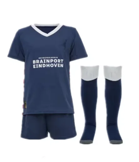 25 26 PSv uit kindertenue Nieuwe