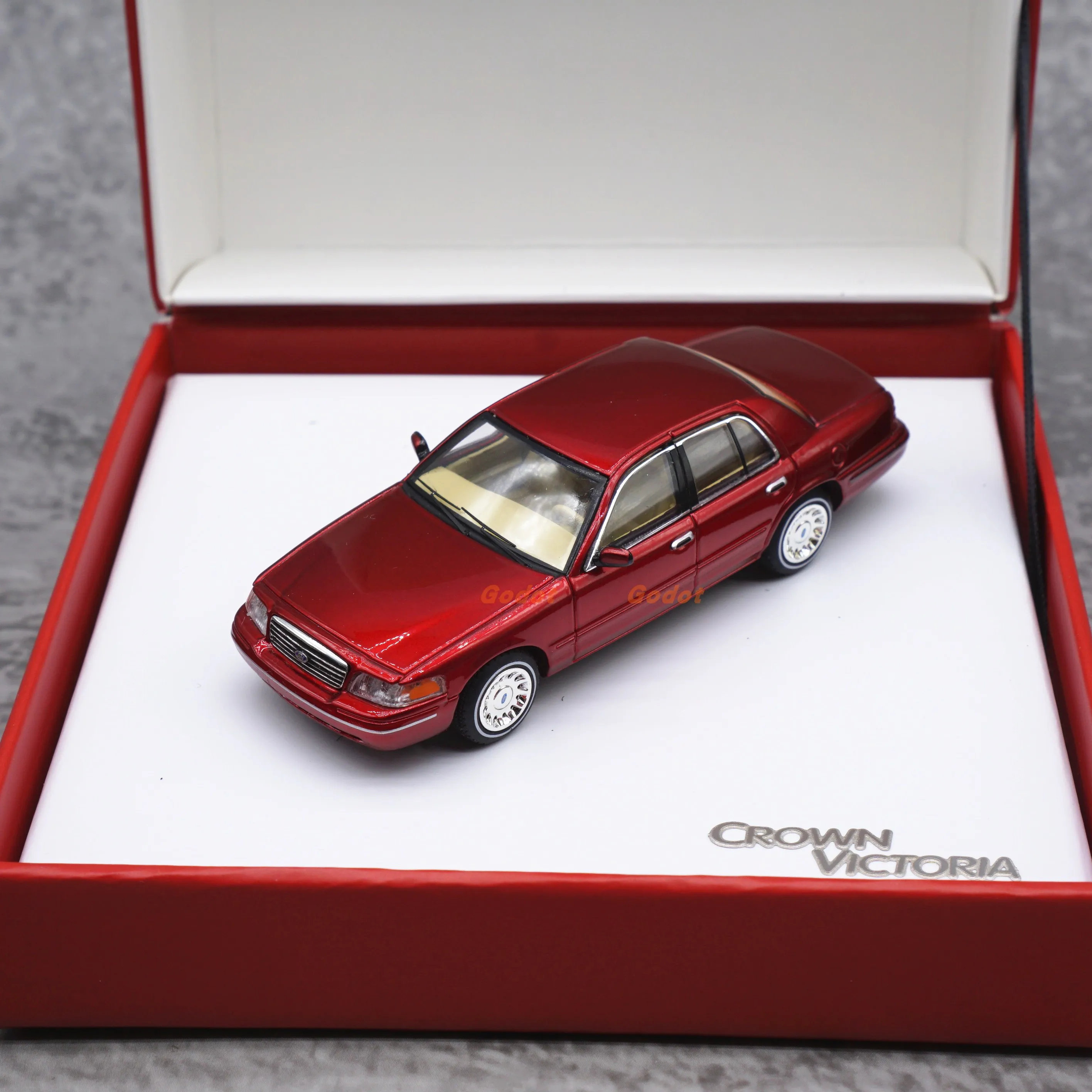 GOC  1/64 Crown alloy car model toy