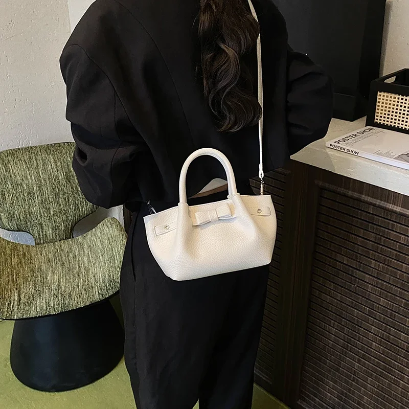 

2025 New Fashion Versatile Soft Simple Solid Color PU Shoulder Bags Zipper Exquisite Fresh Youth Women's Crossbody Bags