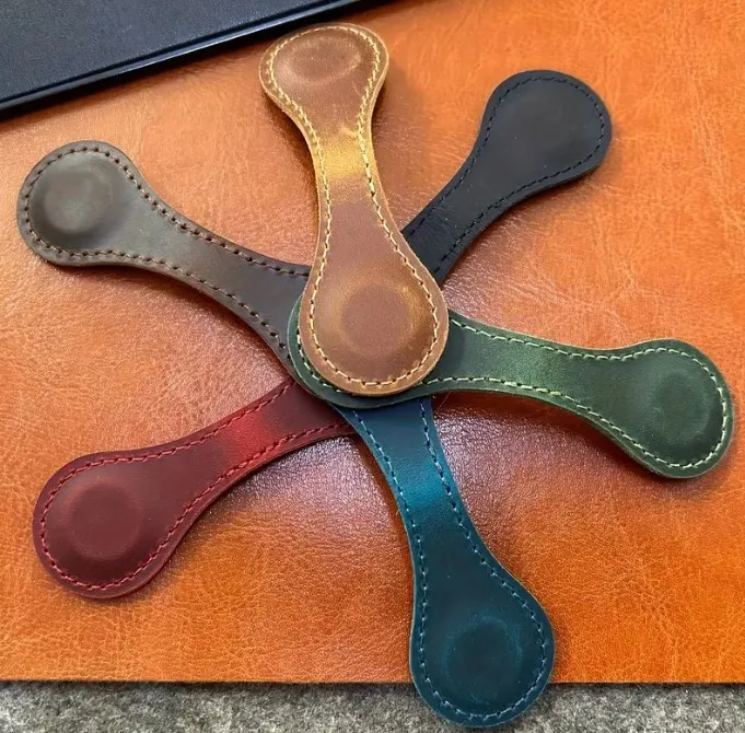 النمط الأوروبي إحياء جلد طبيعي المغناطيسي جذب رف الكتب إحياء الطلاب قراءة علامات مجلد كتب على الوجهين