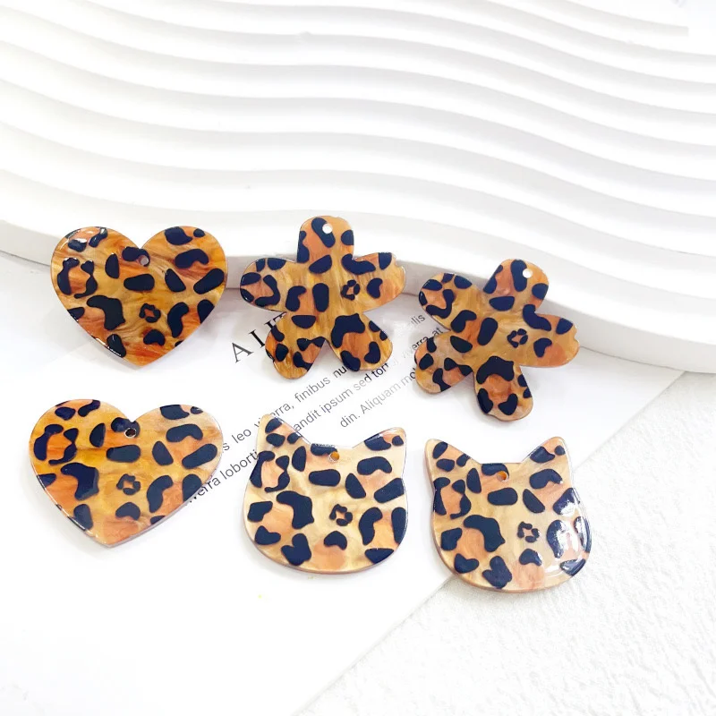 Wholesale 50pcs/lot leopard pattern print cartoon cats/flowers/heart shape acrylic beads diy jewelry accessory