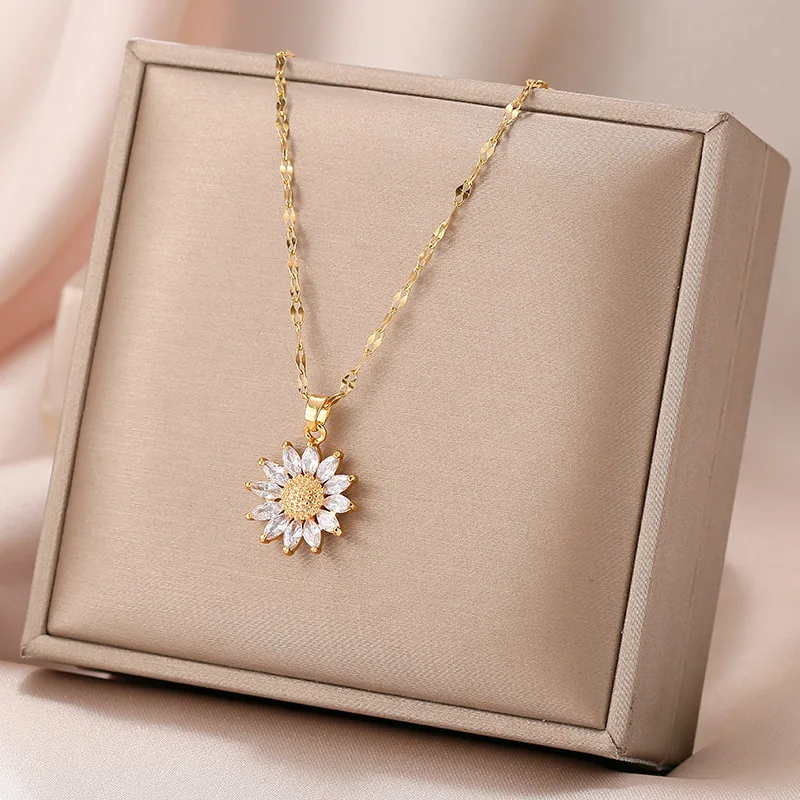 1PCS Gold-color Necklace Ladies Light Luxury Style Flower Pendant Inlaid Zirconia Titanium Steel Chain Holiday Jewelry