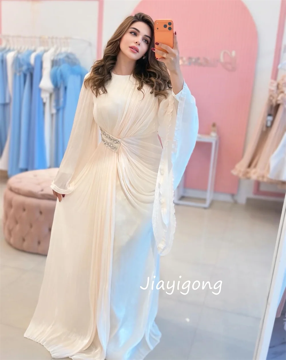 Moda personalizada plissado lantejoulas em linha reta o-pescoço vestidos longos sob medida ocasião noite tamanhos requintados disponíveis