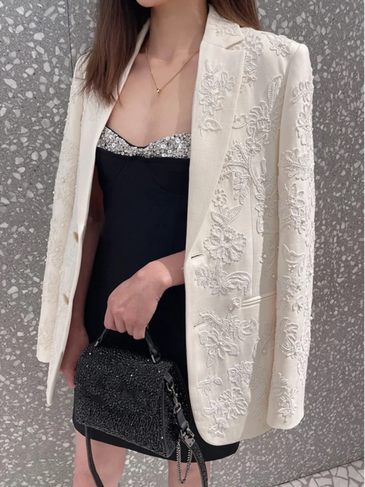 

Легкий повседневный свободный крой с цветочной вышивкой Ele, маленький джинс на заказ, высококачественный сли, модный женский стиль средней длины