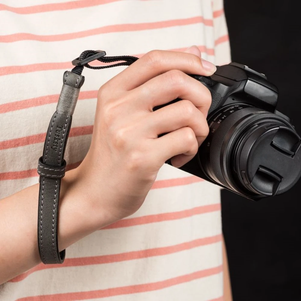 

Genuine Leather Camera Wrist Strap Hand Strap for Sony Fuji Leica Canon Ricoh Nikon CCD Camera Photography Accessories
