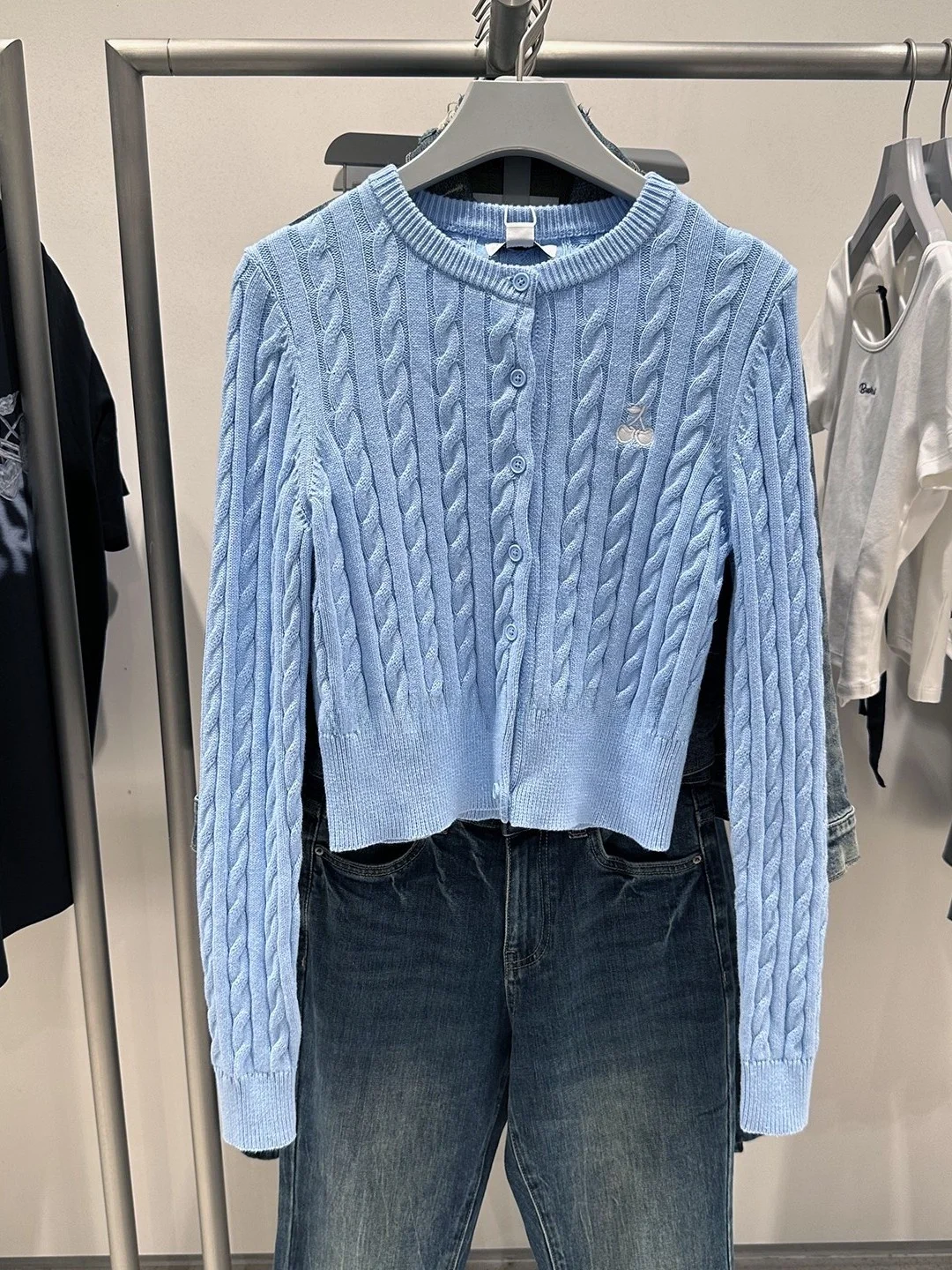 

Autumn New Sle Women's College Sle Casual Knitted Cardigan Coat Embroidered Cherry Twist Texture Casual Cotton Open Cardigan