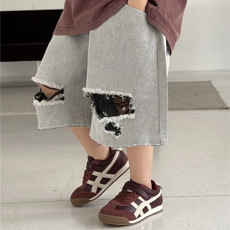 

2025 Summer Children's Trousers Cement White Bump Color Black Bottom Big Hole Tide Denim Shorts