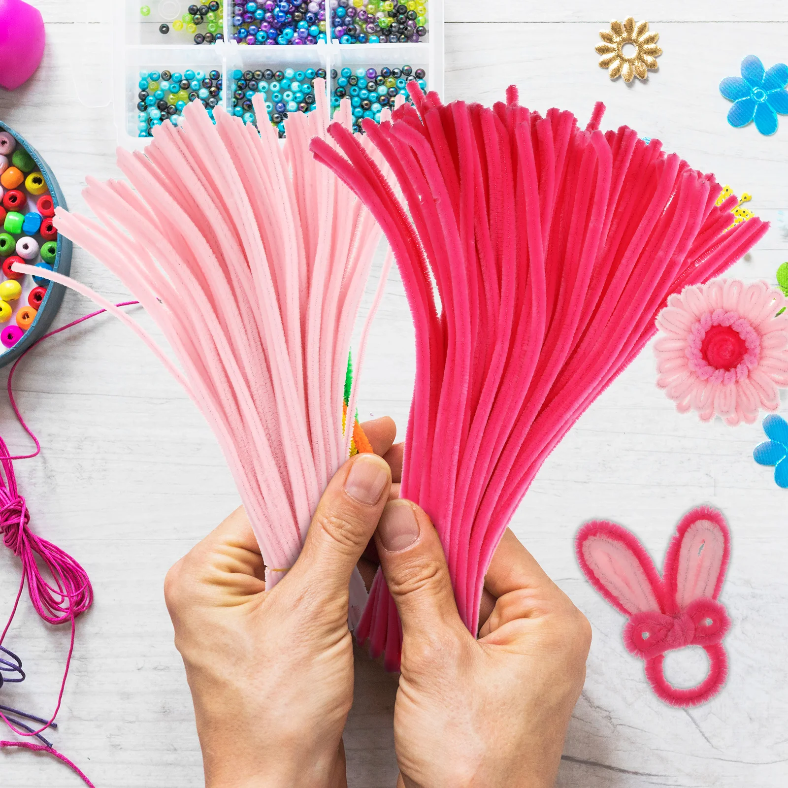 

200Pcs Chenille Stems Pipe Cleaners Easy to Shape Craft Rods for DIY Flowers Holiday Decorations Classroom Activities Winter