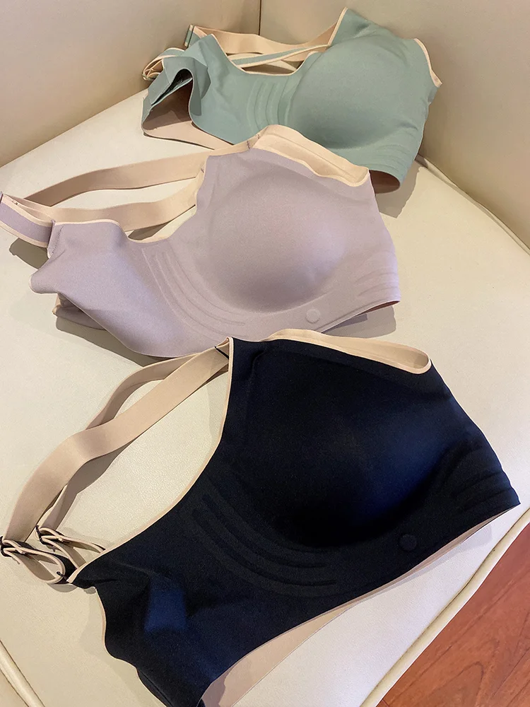 

Comfortable Bare Feeling Wireless Bra Three Colors Are Especially Beautiful And Easy to Match Youthful Nylon Material One-Pie...