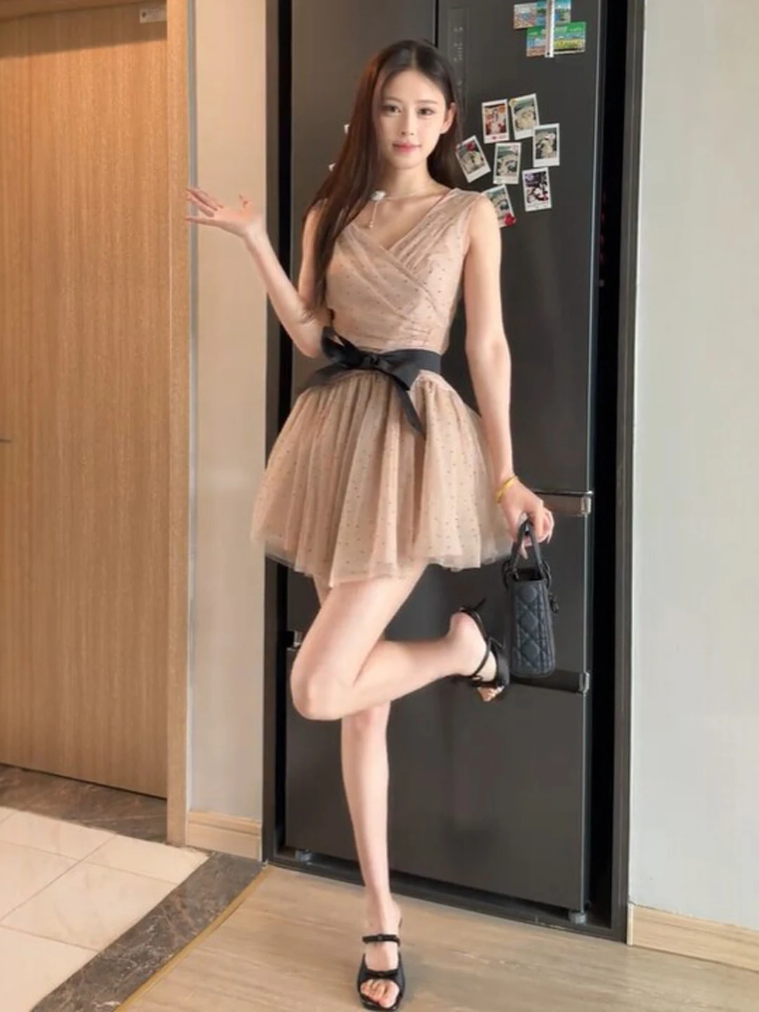 

Slimming Effect Waist-Cinching Dress Women's Fashionable New Summer Dress Gentle Style Cotton Material V-neck Sleeveless