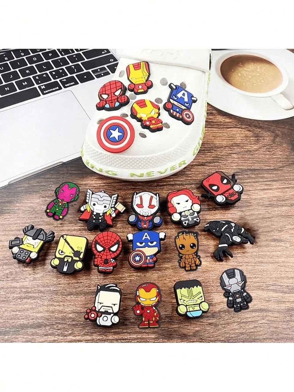 

20 шт. Набор подвесок для обуви из ПВХ «Вселенная Marvel» — украшения для пляжной сумки и обуви, идеальный подарок на день рождения, Рождество, День святого Валентина.