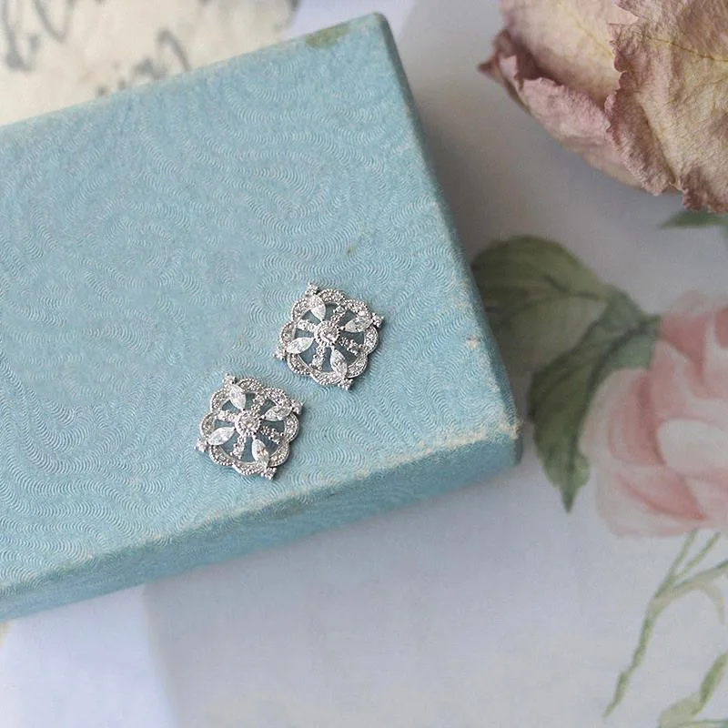 

Milan Church Minority Design Luxury Lace Cross Earring Bridal Retro Wedding Banquet Earrings