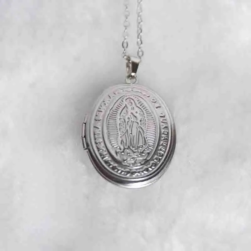 1pc Oval Locket DIY Jesus Photo Frame Stainless Steel Charms Necklaces Women Men Kids Family Memorial Jewelry New Year Gift
