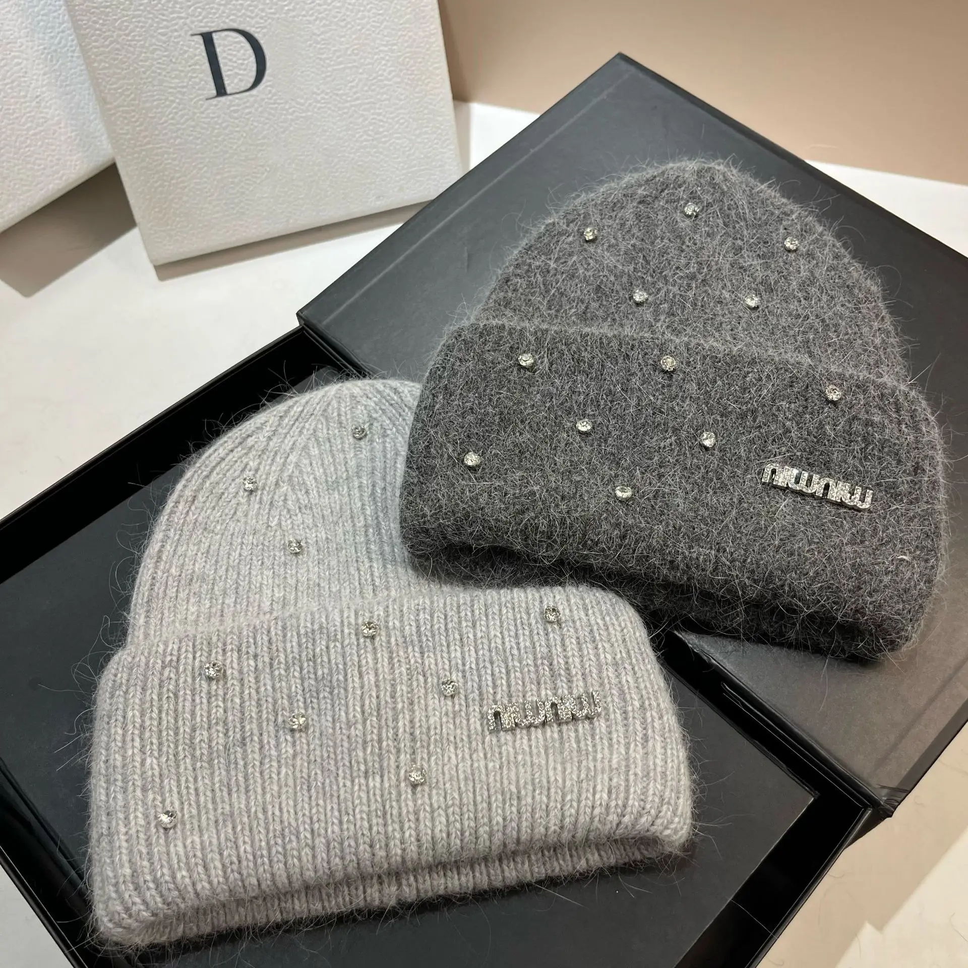 

Luxury rhinestone knitted hat Men's and women's rabbit hair wool cap Winter fashion thickened warm hat