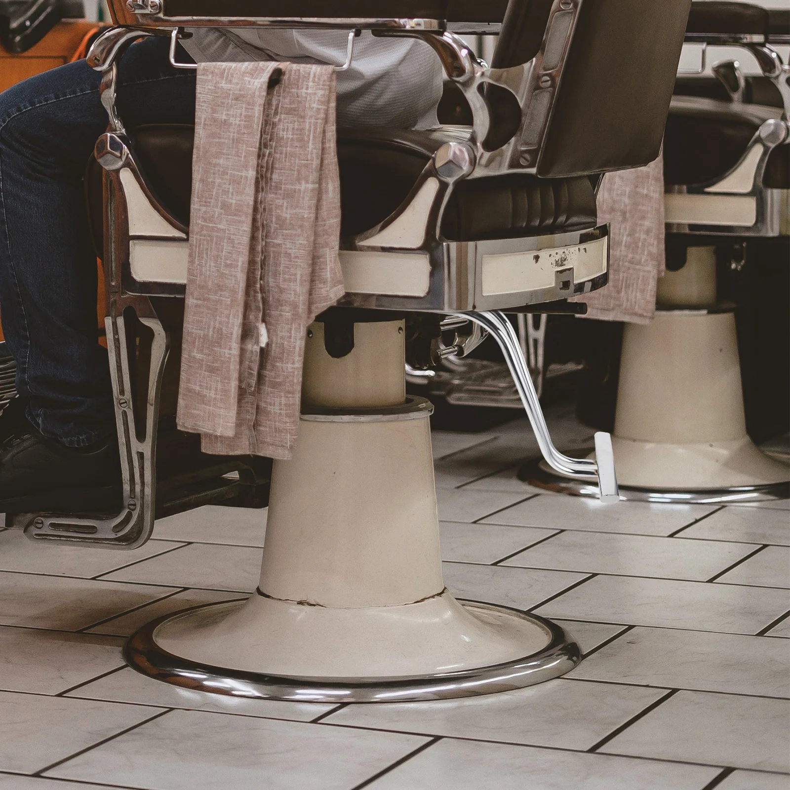 

Heavy Duty Salon Chair Footrest Stainless Steel Universal Replacement Foot Rest for Barber Chair Enhanced Comfort Stable Support