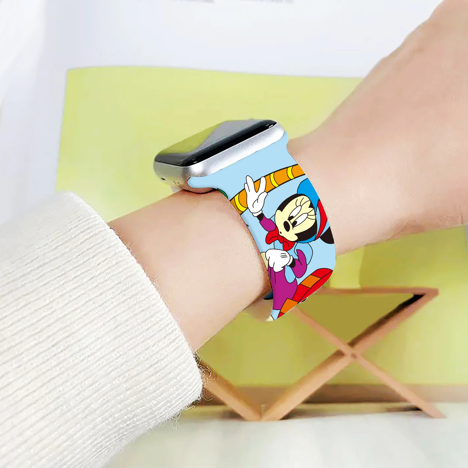 Tali Cetak Disney untuk IWatch 11 10 9 8 Gelang Silikon Dapat Diganti untuk Jam Tangan Apple 46Mm 44Mm 42Mm 41Mm Gelang Jam