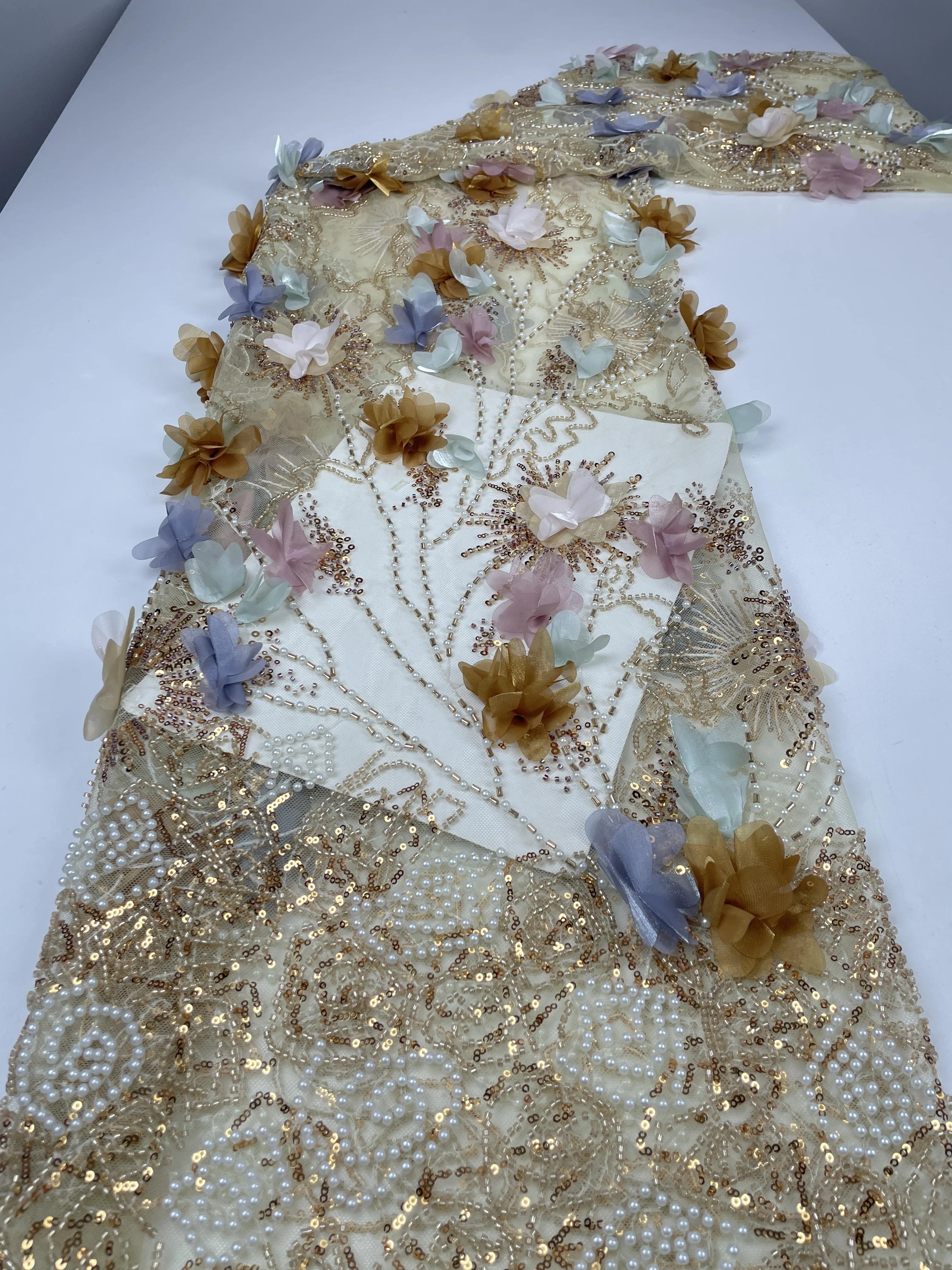 

High Quality African Fashion French 3D Flower Sequin Lace Fabric Beaded Embroidery Lace Fabric Ladies Dress Sewing