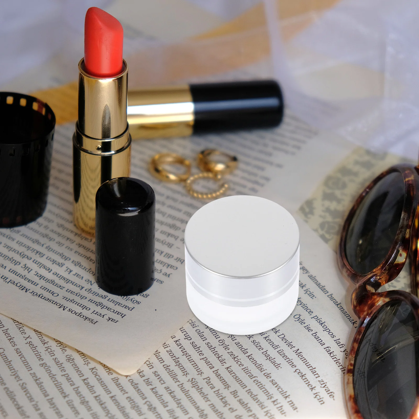 

10Pcs 5G Empty Glass Cream Jars High Heat Resistant Portable Travel Containers for Lotions and Cosmetics Small Transparent Tins