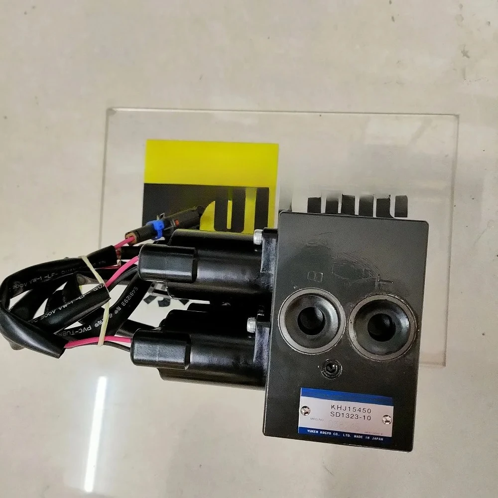 

ОРИГИНАЛЬНЫЙ СОЛЕНОИДНЫЙ КЛАПАН KHJ15450 Экскаватор CX130B CX145C CX130D CX160C CX350C Электромагнитный клапан в сборе