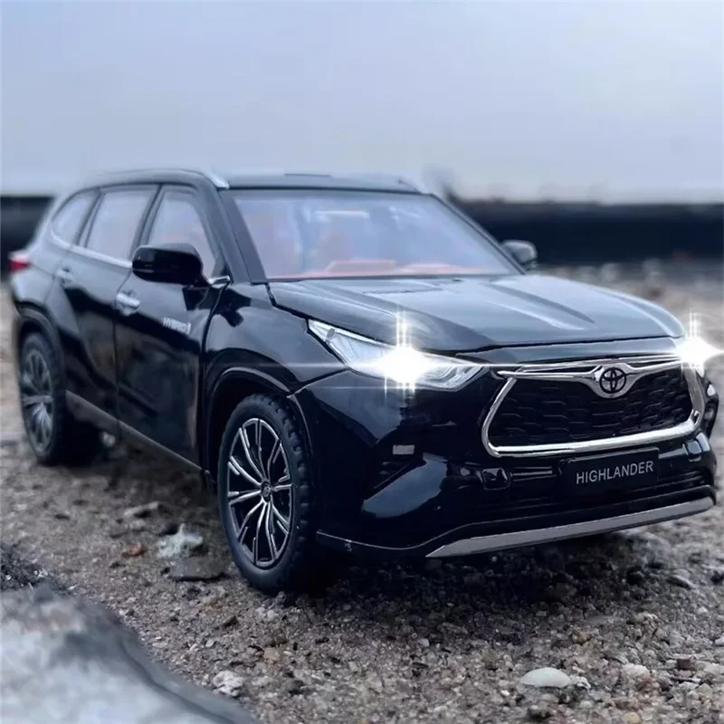 1:32 Highlander SUV Alloy Car Model Diecast Metal Toy Off-road Vehicle Car Model Sound and Light Simulation Collection Kids Gift