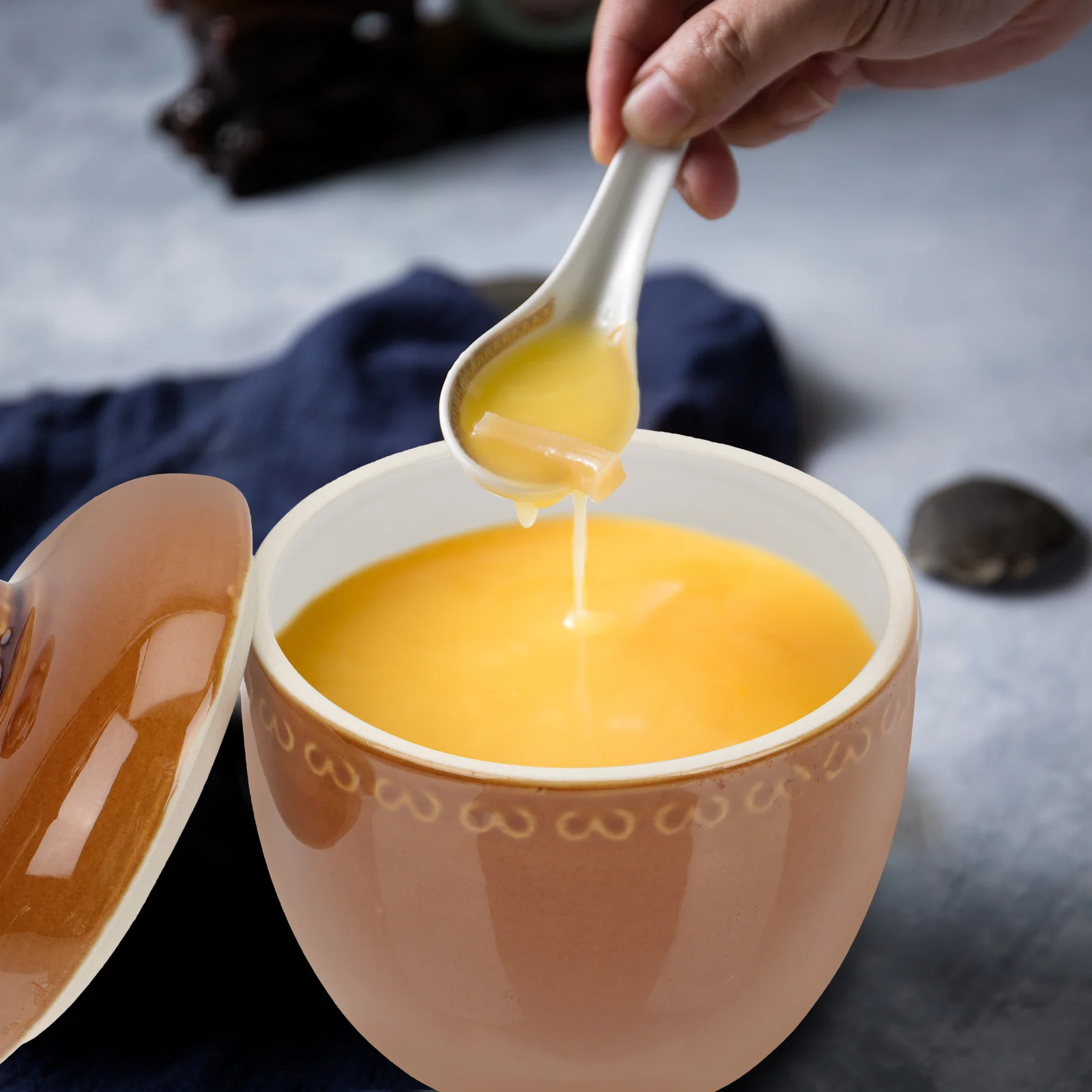 

Ceramic Stew Pot Buddha Design Soup Bowl Covered Kitchen Tableware for Soup Bird Nest Storage Ceramic Stew Pot