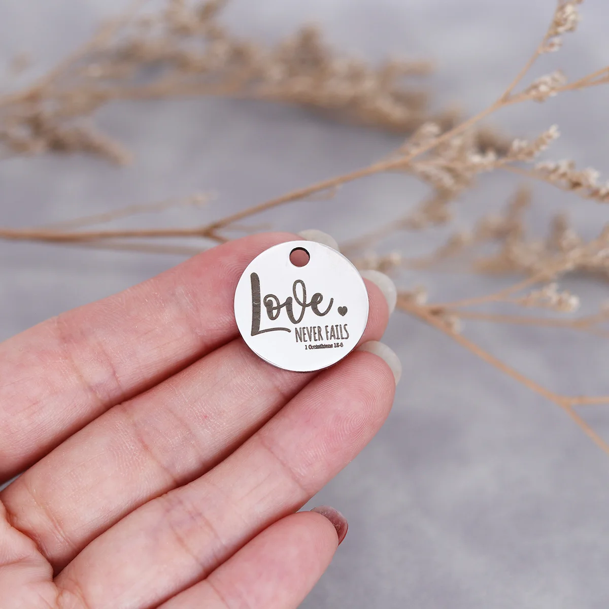 

3Pcs/lot Love Never Fails 1 Corinthians 13-8 Bible Verse Laser Engraved Disc Message Charm For Necklace DIY Jewelry Making