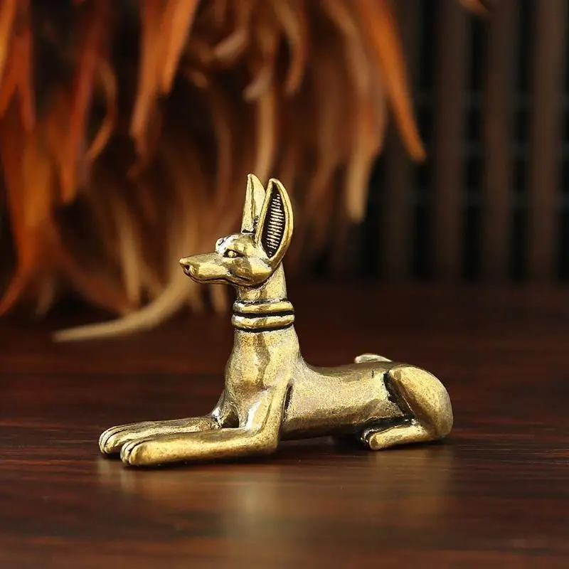 Messingfigur eines ägyptischen Pharaonenhundes, Retro-Handgefertigte Kupferhundestatue für Boho-Wohndekor, Sammlerstück für Tierliebhaber, Geschenk – Detail 11
