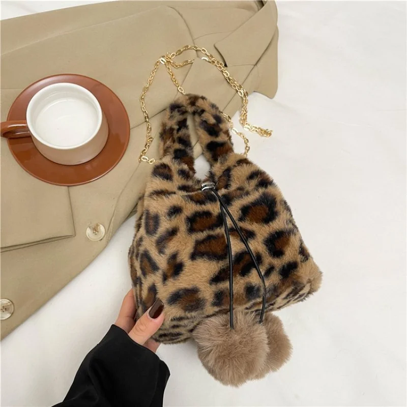 

Luxe-chic 2025 New Ladies Luxury Brand Leather Crossbody Bag Famous Designer Popular Trendy Classic​