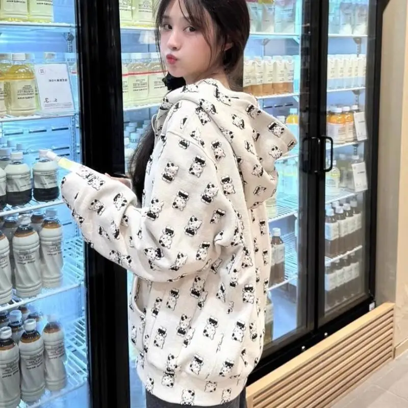 

Пальто с капюшоном для девочек с принтом «Hello Kitty», зимнее утолщенное, сохраняющее тепло, свободный кардиган, уменьшающий возраст, милая толстовка на молнии с героями мультфильмов для отдыха