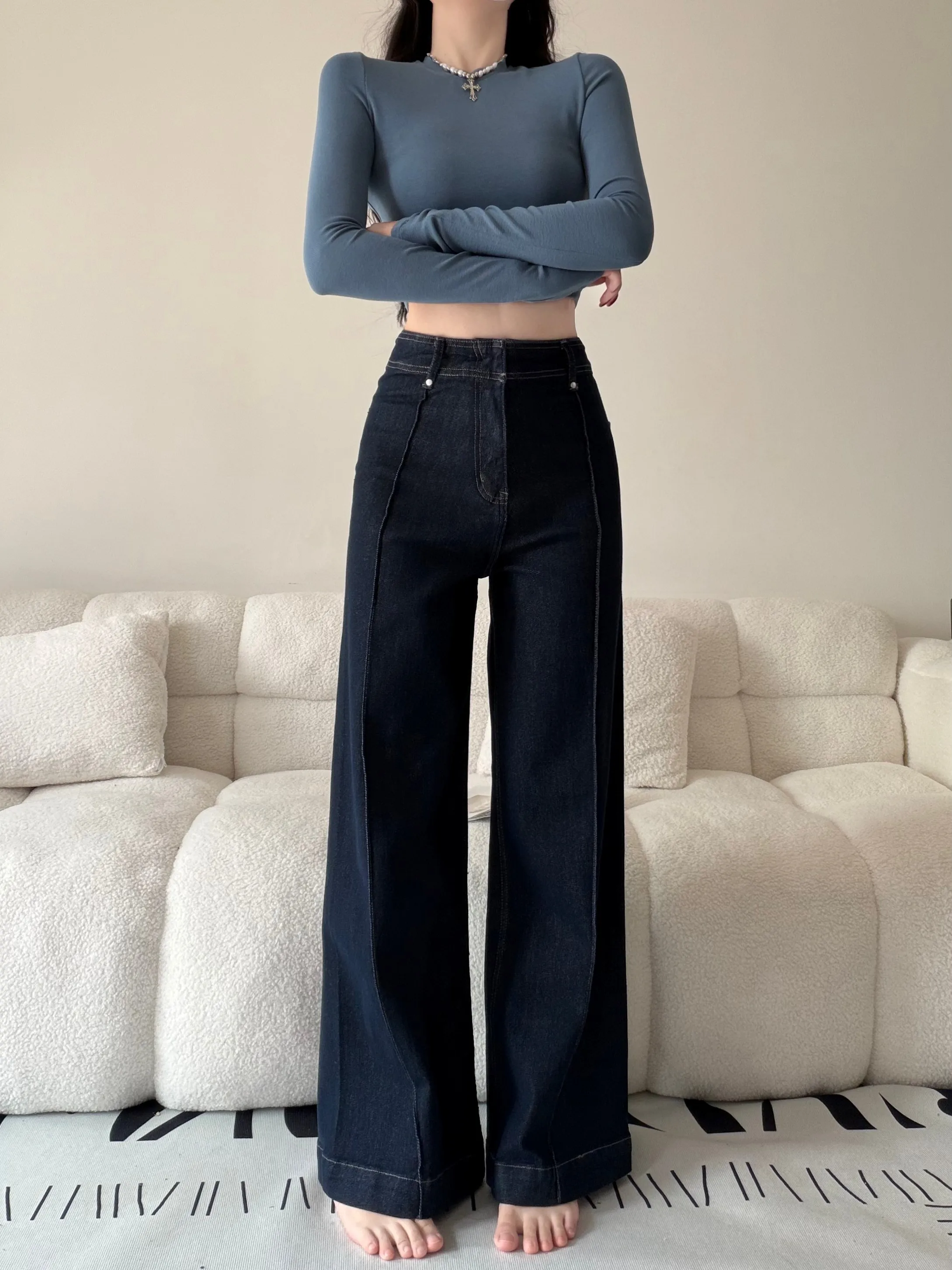 

Ретро-джинсы с высокой талией и широкими штанинами, стройнящие, с декоративной строчкой, прямого кроя, длиной в пол