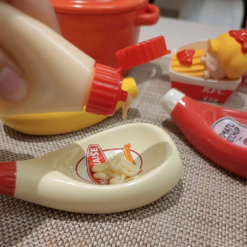 Cute Sauce Dipping Bowls Creative Ketchup Mustard Mayonnaise Wasabi Dipping Dishes Mini Sauce Plates for Sushi Dumplings Snacks