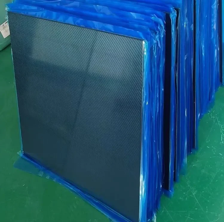 3K カーボンファイバーボード 70mm*570mm、ドローンの交換部品として使用され、複合積層板の接着力を向上させます。