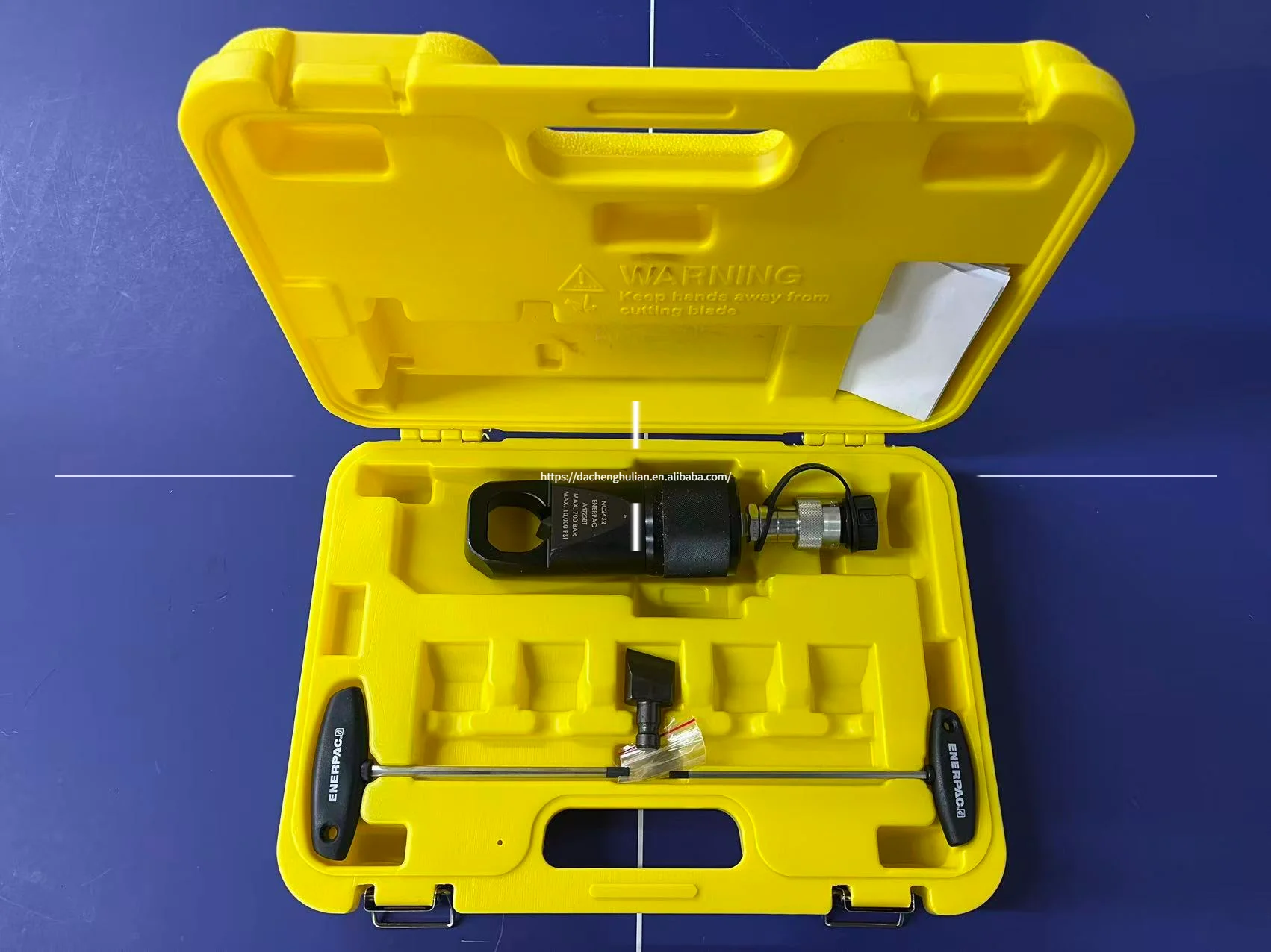 ENERPAC NC2432 15 Ton Capacity Hydraulic Nut Cutter Hexagon up to 1.13 in