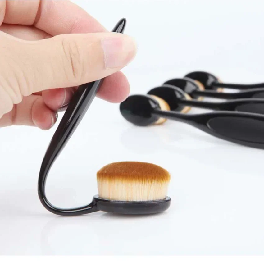 فرش مكياج بيضاوية، فرشاة أسنان، مجموعة فرش مكياج، كريم الأساس، بودرة الحواجب، أحمر الخدود، فرشاة ظلال العيون، أداة تجميل