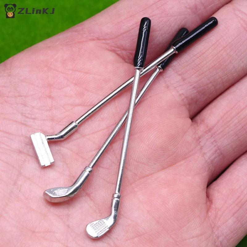 ▶ 1 Set Miniatur-Golfschläger Kleines Golf-Set Puppenhaus Mini Dekoratives Golfschläger-Modell Spielzeug Szenenrequisite DIY Zubehör