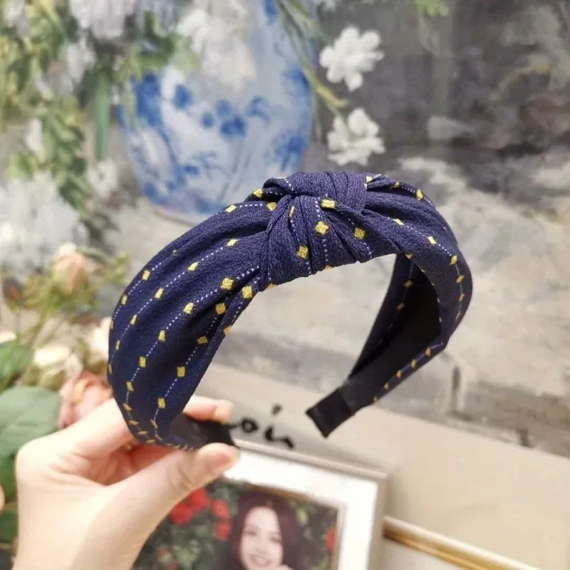 

Adjustable Wide Edge Hair Band Geometric Dot Pattern with Cross Knot Non-Slip Design for Skincare & Daily Use