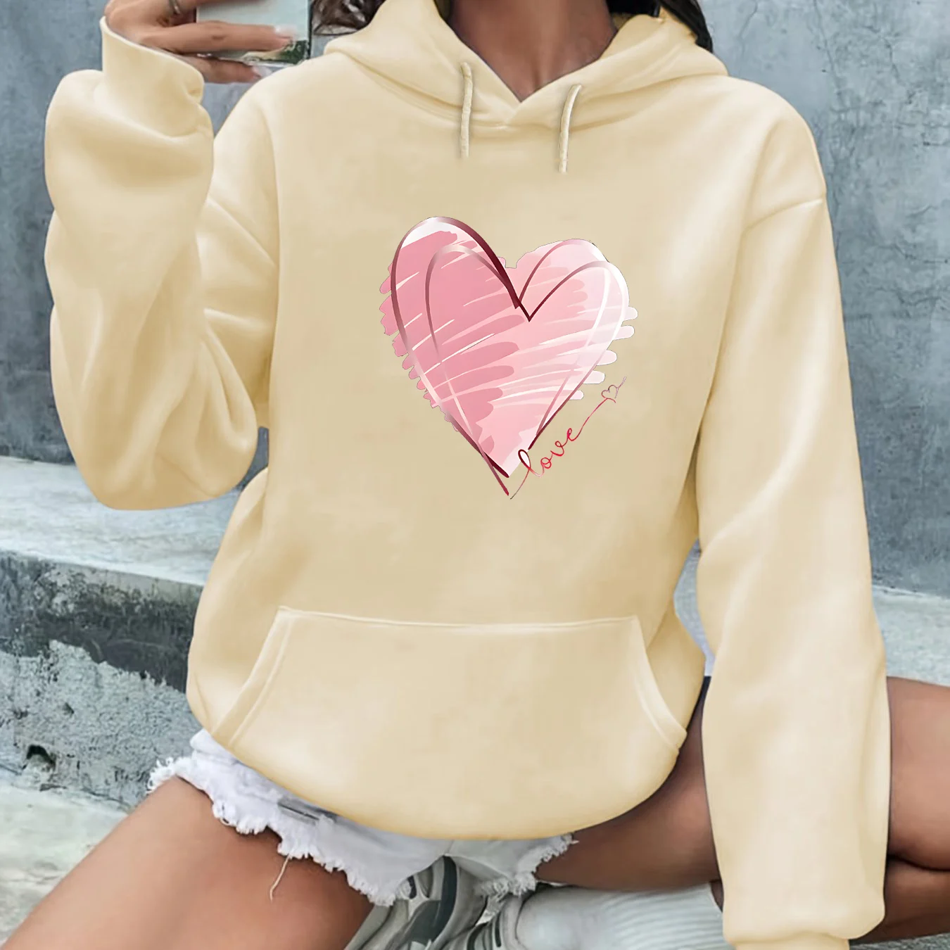 Women's autumn and winter warm and loose casual heart-shaped pattern printed thick velvet long sleeved hooded sweatshirt