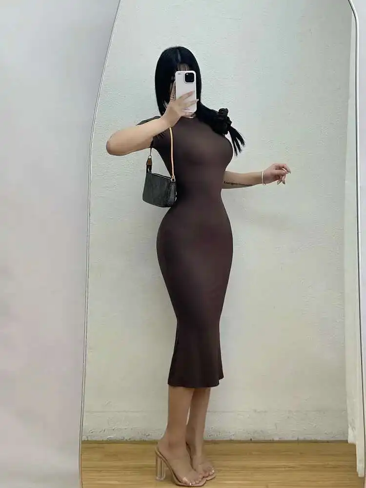 Pittig Meisje Pure Desire Kleine Ronde Hals Strakke Afslanken Korte Mouw Bodem Gewikkeld Hip Jurk Elegante Lange Jurk T-shirt H7XD