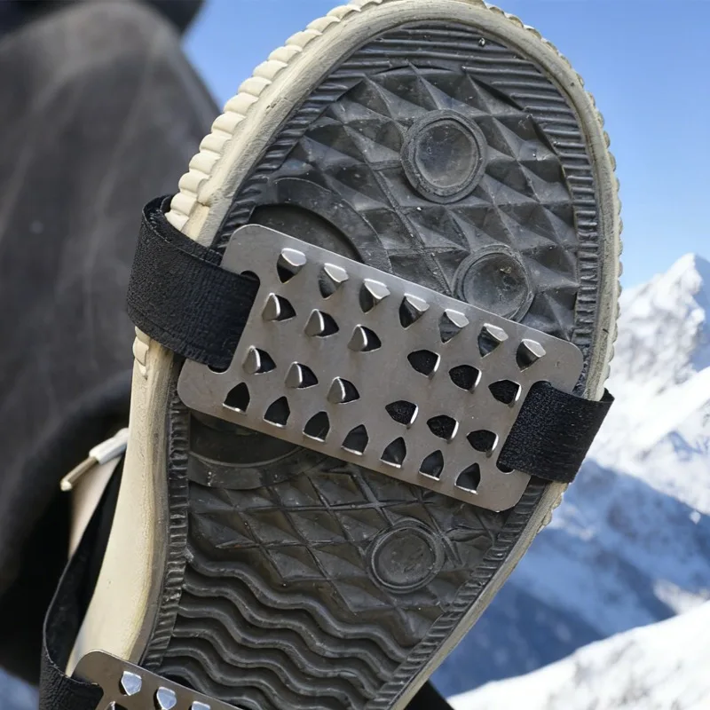 クリート 26歯 ステンレス製 冬用 雪氷歩行 ハイキング 滑り止め トラクション 安全 ノンスリップ シューズ クライミング クランポン