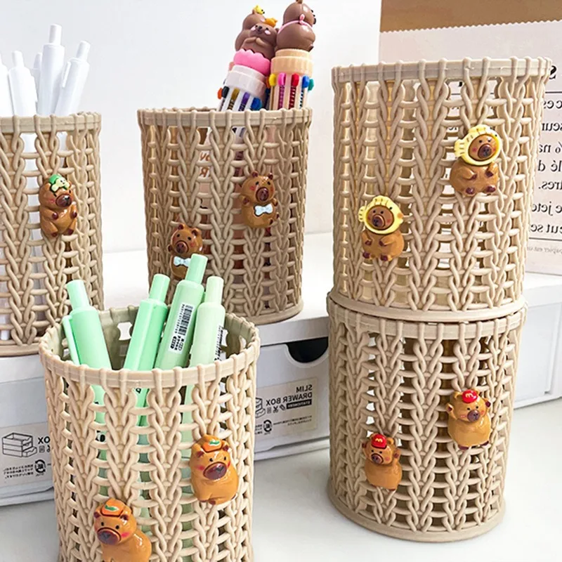 2025 Capybara Creative Plastic vines Pencil Pot Holder Brush Storage Container Desk Organizer Cartoon Stationery Pen Holder