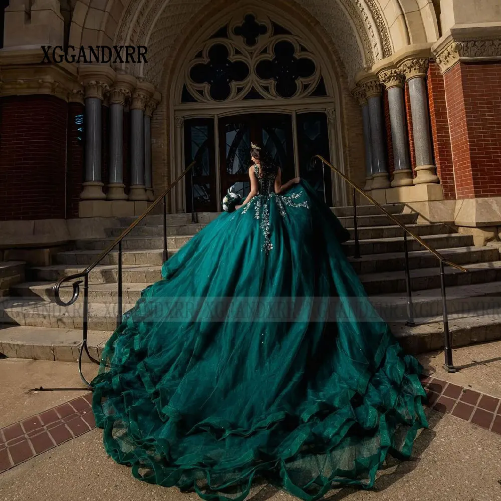 Зеленое бальное платье с длинным шлейфом, платье для Quinceanera 2024, без рукавов, с открытой спиной, аппликация, для принцессы, на день рождения, платья для 15 лет, Miss