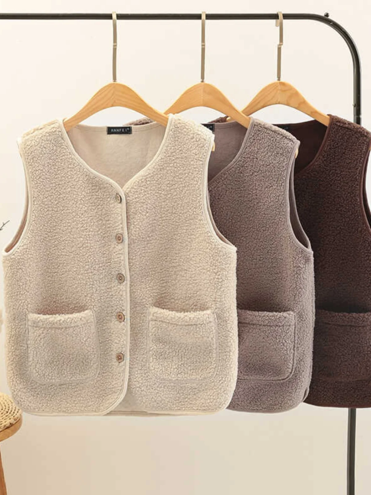 Nouveau gilet en fourrure d'agneau pour femme, en cuir et fourrure, style ample, vêtement d'extérieur tendance, style décontracté, col rond, simple...