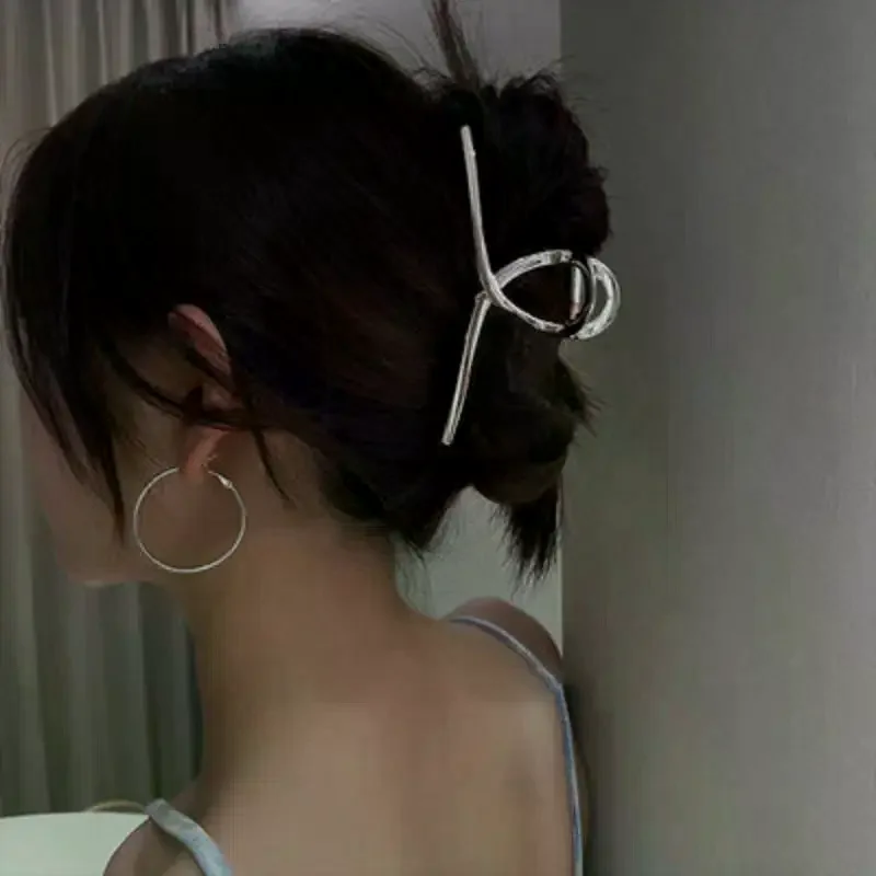 Women Large Elegant Silver Metal Hair Claw 1Pcs Punk Style Easy Use Hair Barrette for All Occasions Gift for Her