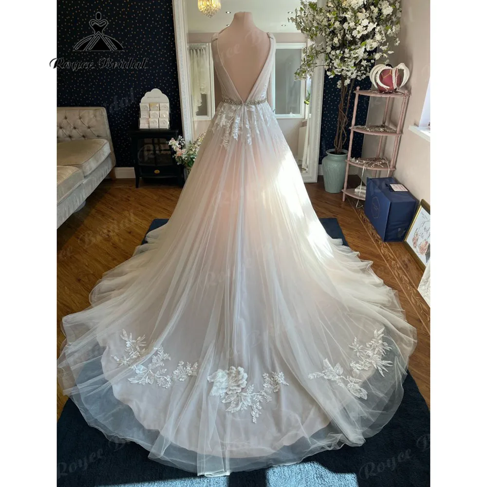 Plunging Lace Applqies Sleeveless Open Back V Neck Wedding Dress for Women 2025 Bridal Gown with Diamond Belt Customized Sexy