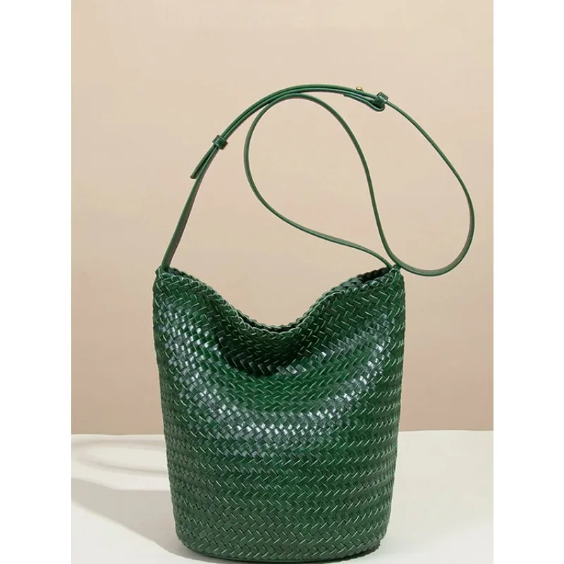 

Handwoven Leather Buet Bag Women's Faionable oulder Crossbody Bag New Sle Single Handle Diagonal Tote Bag