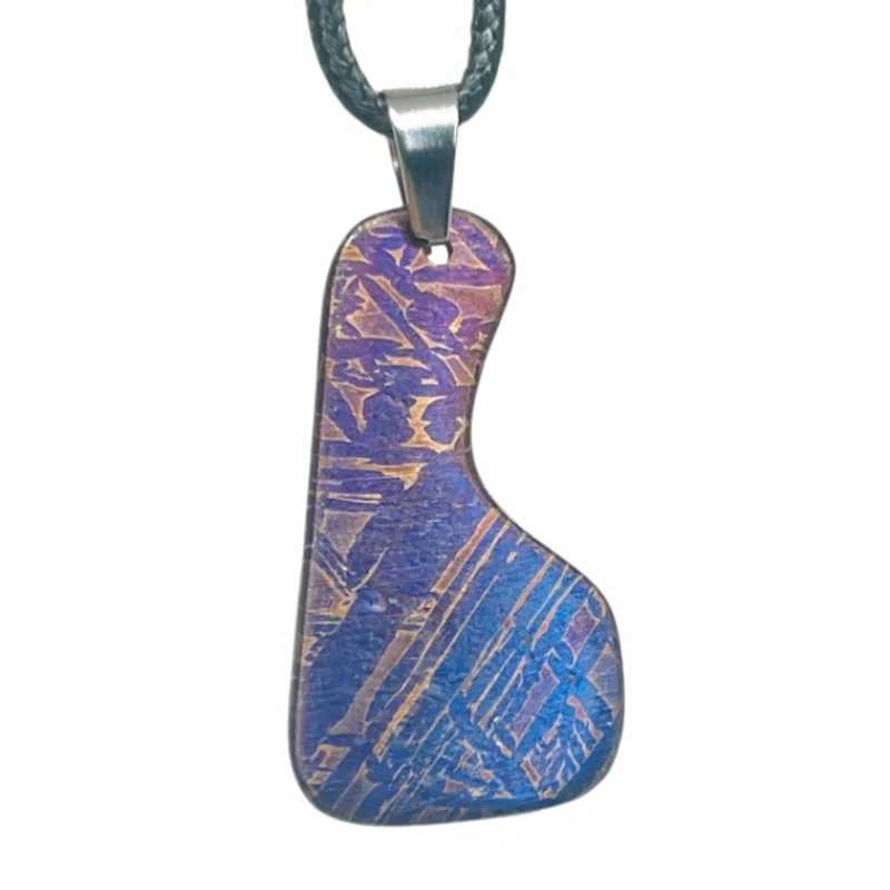 ciondolo-irregolare-in-meteorite-muonionalusta-collana-con-motivo-widmanstatten-naturale-lk364