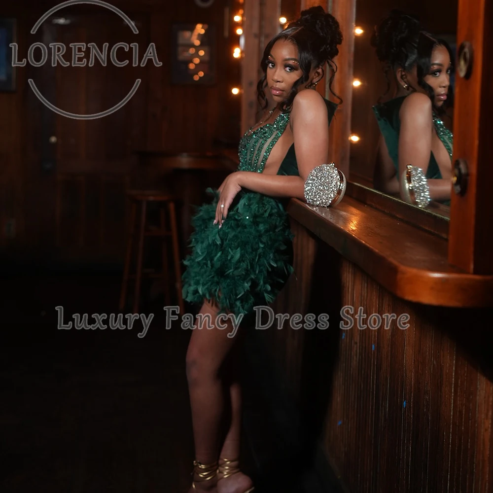 سوبر لامعة الترتر فساتين لحضور الحفلات الموسيقية فستان كوكتيل كريستال ريشة رداء حفلات الزفاف مخصص بلا أكمام 2025 vestido madrinha