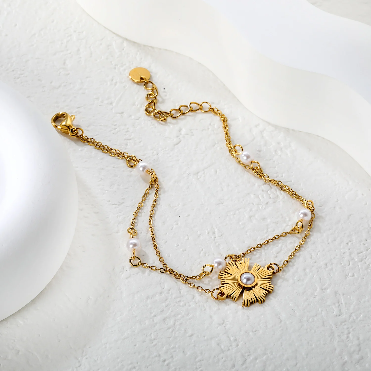 Fashionable and Unique Boutique Jewelry Bracelet, Elegant and High-end Accessory Sweet for Everyday Wear made of Stainless Steel